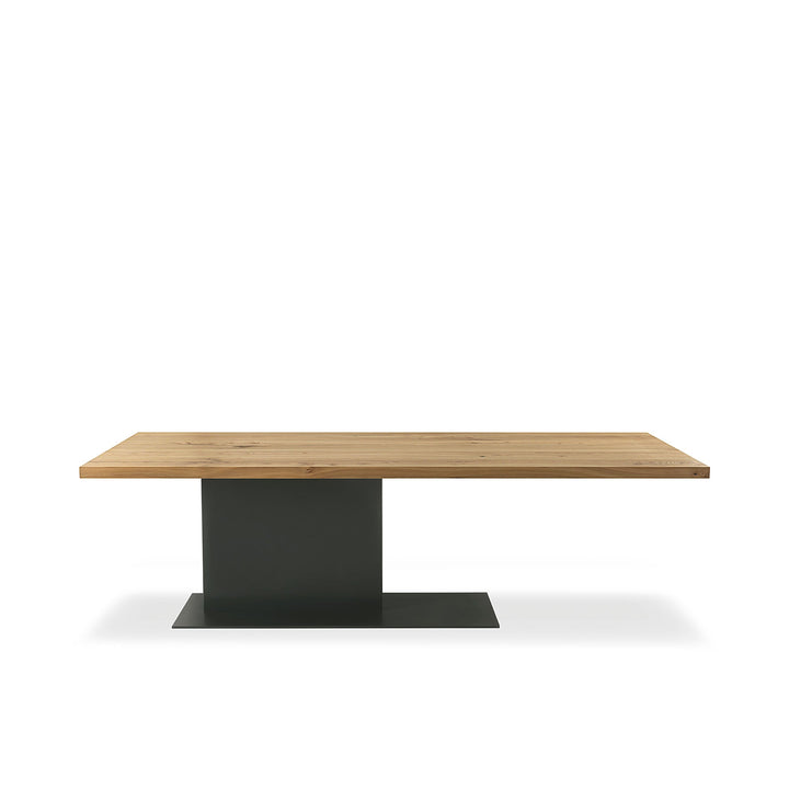 Liam Iron | Table