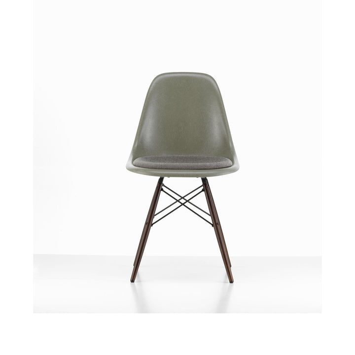 Eames Fiberglass Side Chair DSW