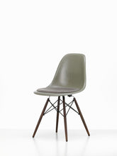 Eames Fiberglass Side Chair DSW | 