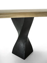 Simple Twist | Table | 